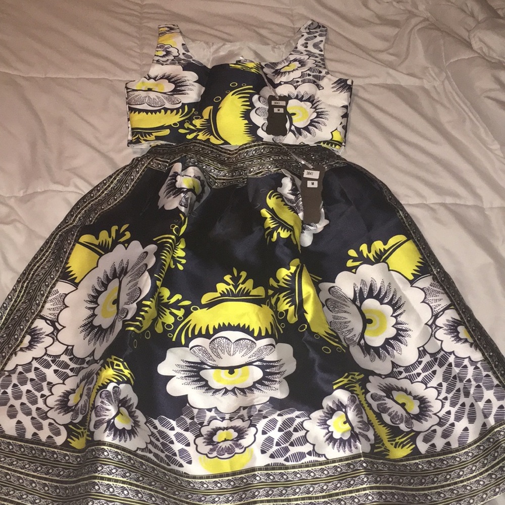 Woman’s Skirt set
